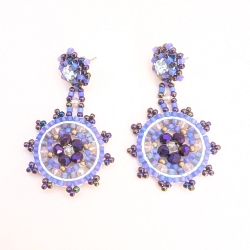 Boho Hängeohrringe aus Glasperlen in Flieder, handmade