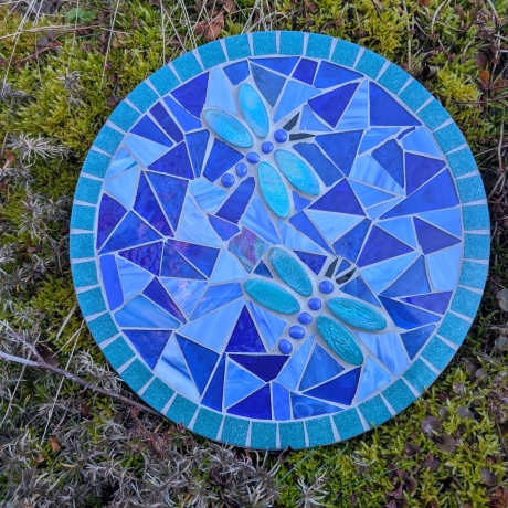 Mosaik  Garten Trittstein Dekostein rund Libellen hellgrün