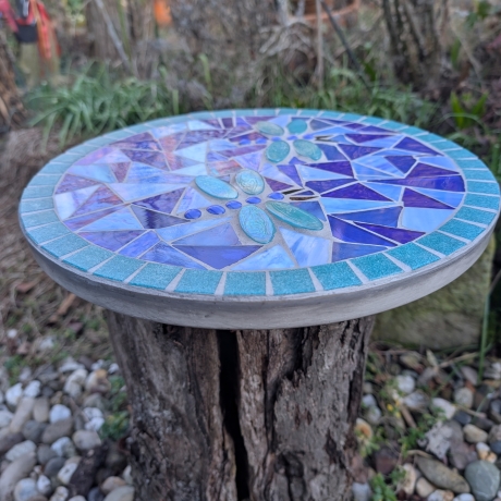 Mosaik  Garten Trittstein Dekostein rund Libellen hellgrün