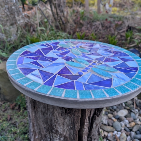 Mosaik  Garten Trittstein Dekostein rund Libellen hellgrün