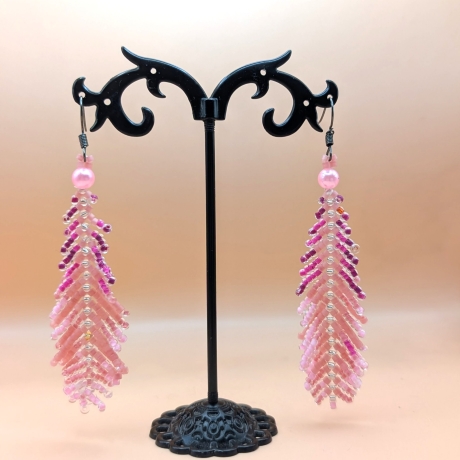 Handgemachte Perlenohrringe in Pink – Boho Feder Ohrringe 