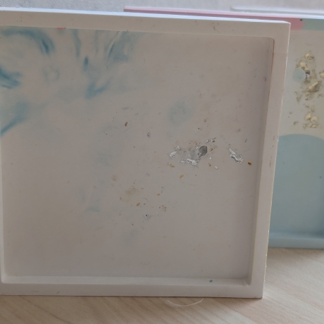 kleiner eckiger Teller