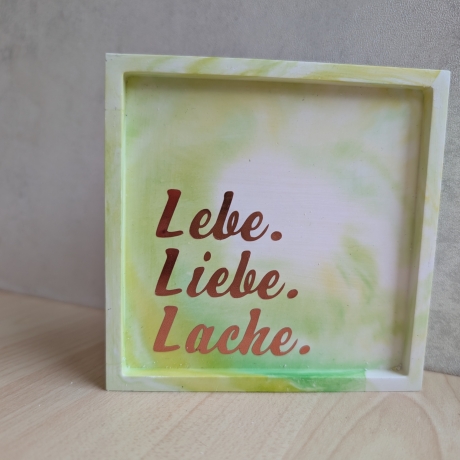 kleiner eckiger Teller