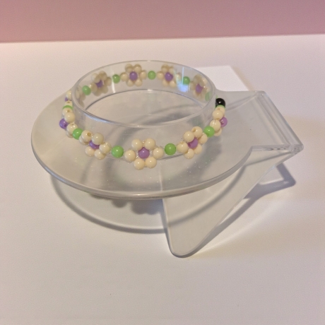 Perlenarmband Blumenmuster