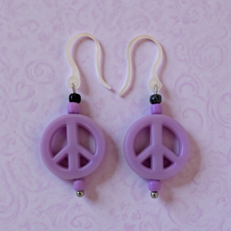 Ohrring mit PEACE Symbol