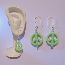 Ohrring mit PEACE Symbol