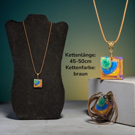 Kette mit Resin-Anhänger