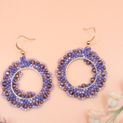 Boho Hängeohrringe aus Glasperlen in Lila/Gold, handmade