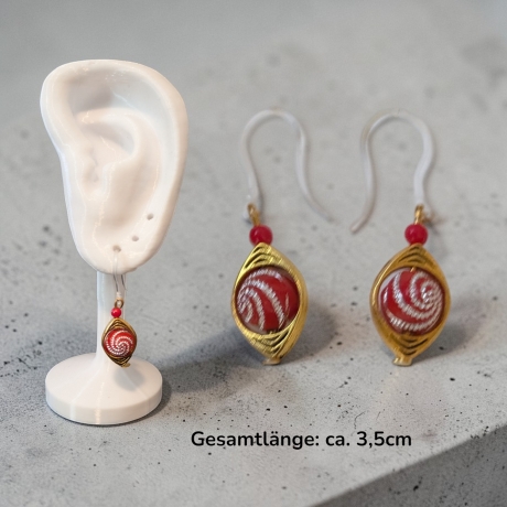 Farbenfrohe Ohrringe