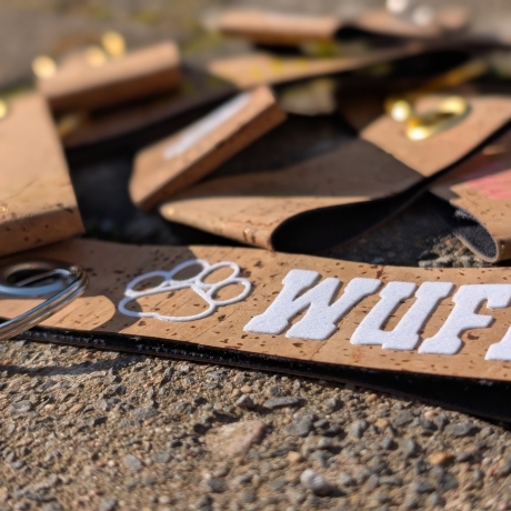 personalisierbare Schlüsselanhänger aus Korkstoff (gold/ silber)