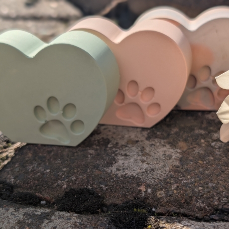 Pfote oder Herz mit Pfote aus Gießmasse
