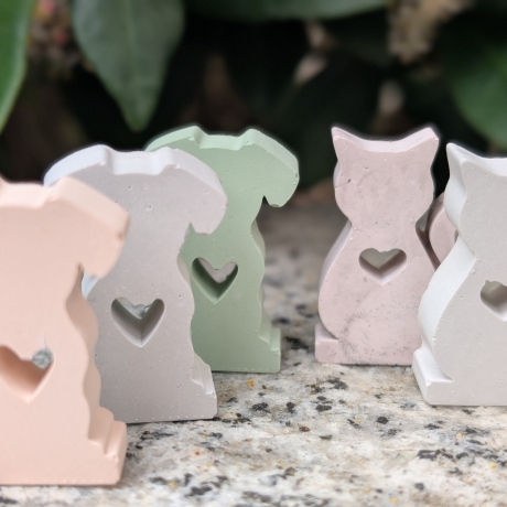 Mini-Hund oder Mini-Katze gegossen