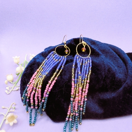 Ombre Fringe Ohrringe 9 cm – Boho Perlenohrringe Blau Rosa Gold