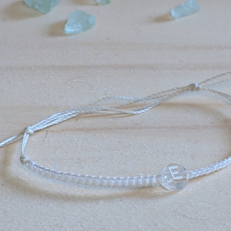 personalisiertes Armband Buchstabe | Schwarz, Weiß, Gold, Silber