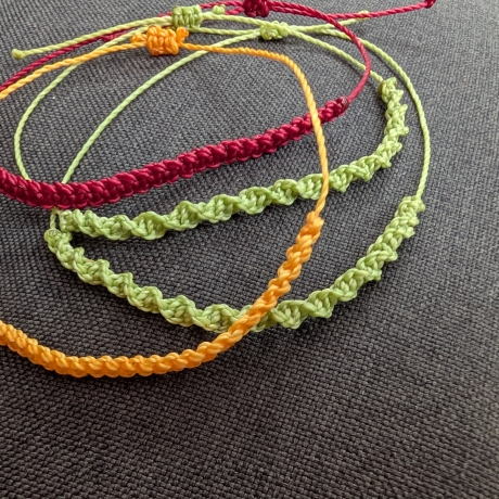 Makramee Armband bunt - Kreuzknoten oder Spiralknoten