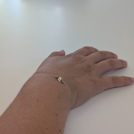 personalisiertes Armband Buchstabe | Schwarz, Weiß, Gold, Silber