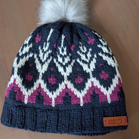 Kuschelige Wintermütze - handgestrickt