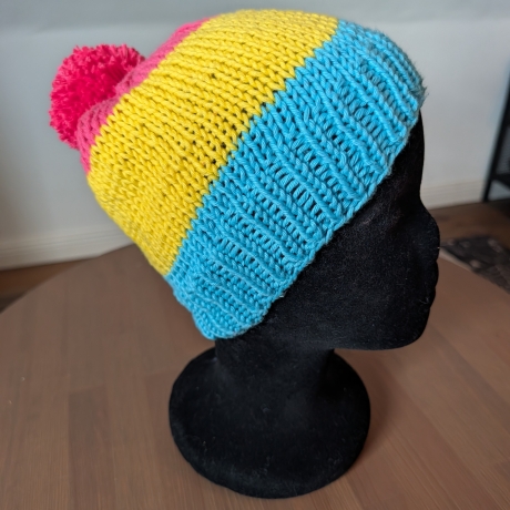 Pride Collection - Kuschelige Wintermütze - handgestrickt