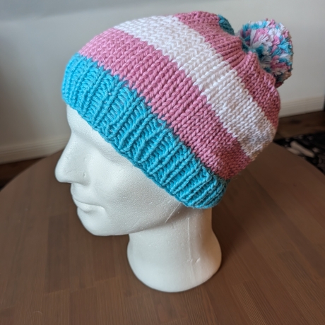 Pride Collection - Kuschelige Wintermütze - handgestrickt