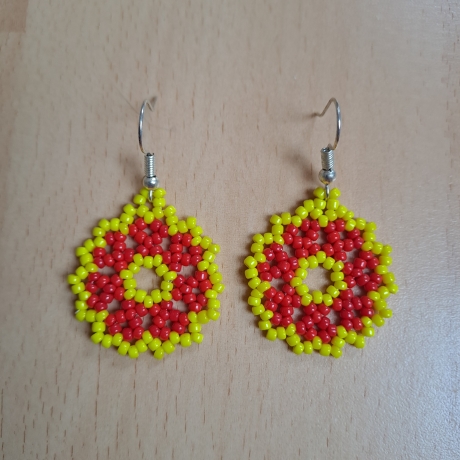 Ohrringe aus Perlen, rot/gelb oder grün/gelb