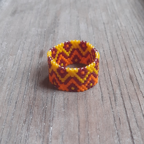 Ring aus Miyuki Delicas,gelb/orange/braun gemustert