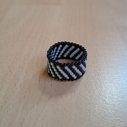 Ring aus Miyuki Delicas,schwarz/weiß Unikat, Handarbeit
