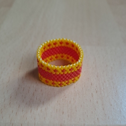Ring aus Miyuki Delicas,rot/gelb, Handarbeit,Unikat