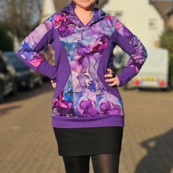 Hoodie mit Kapuze und Taschen Lila Hoodie mit Kapuze und Taschen Lila