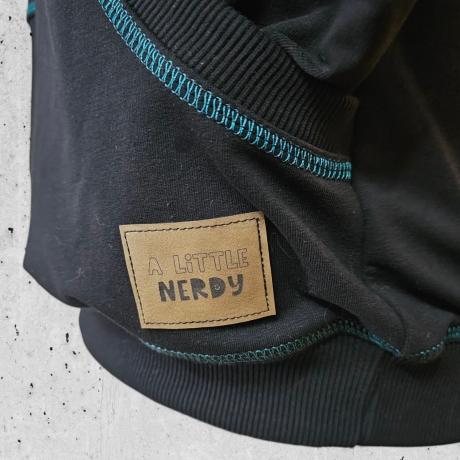 Hoodie Loopwickelkragen schwarz mit Petrolabgesetzt