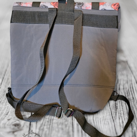 Rolltoprucksack Rucksack Sarah Skull grau rot