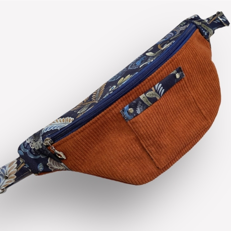 Crossbody Bag Bauchtasche aus Cord „Blue Flower“