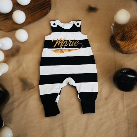 Strampler personalisierbar Babystrampler Streifen schwarz-weiß 