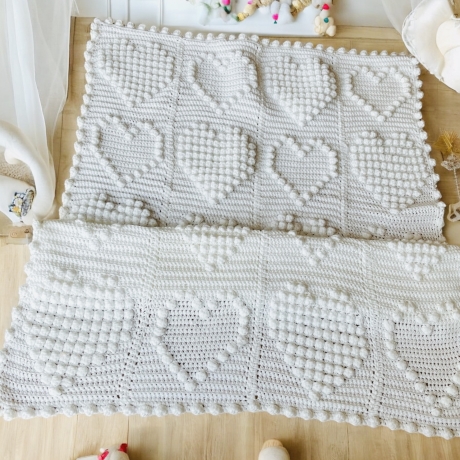 Babydecke gehäkelt weiß Herzen Häkeldecke Krabbeldecke Taufe