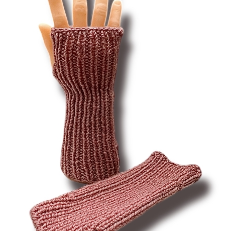 Arm Stulpen „Amarini“ aus Merinowolle – handgestrickt im Allgäu