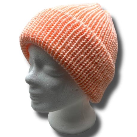 Edle Strickmütze Wollmütze Damen – handgestrickt im Allgäu