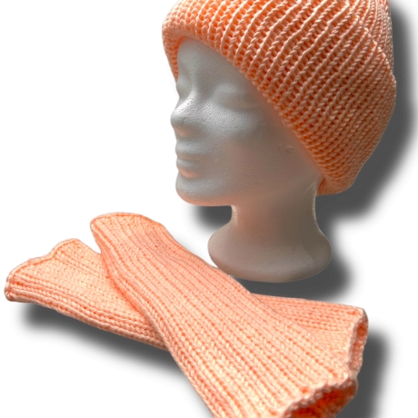 Edle Strickmütze Wollmütze Damen – handgestrickt im Allgäu