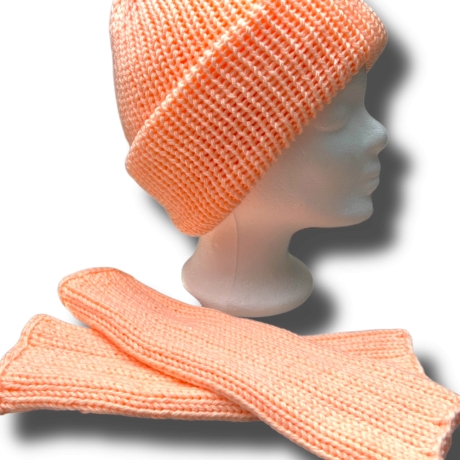 Edle Strickmütze Wollmütze Damen – handgestrickt im Allgäu