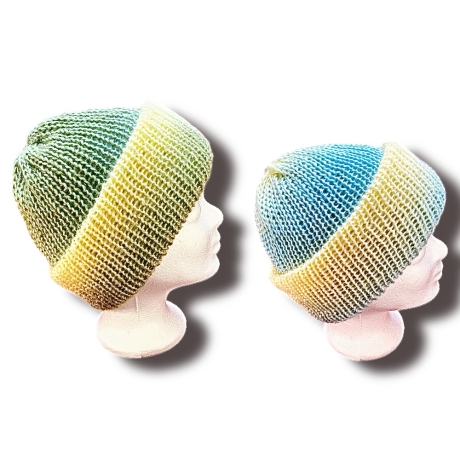 1 Handgestrickte Wollmütze 2 Outfits aus dem wunderschönen Allgäu