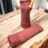 Handgestrickte Merinowoll-Armstulpen in Altrosa – Warm und Weich