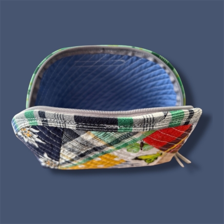 Handgemachte Patchwork Kosmetiktasche Fein abgesteppt Unikat 