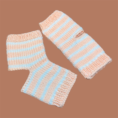 Handgestrickte Yoga-Socken ohne Ferse und Zehen, aus dem Allgäu