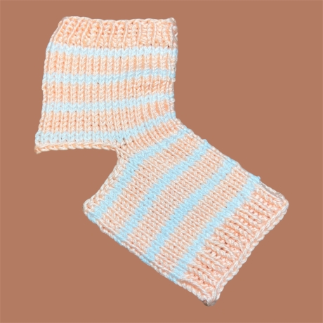 Handgestrickte Yoga-Socken ohne Ferse und Zehen, aus dem Allgäu