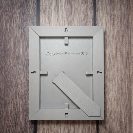 Individuelle 3D-Druck Rückplatte inkl. Standfuß - 13x18