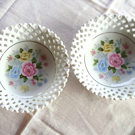 Vintage Durchbruchschälchen - 2er Set - Blumendekor 70er Jahre