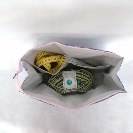 Geräumige Projekttasche Stofftasche Organizer Utensilo wattiert