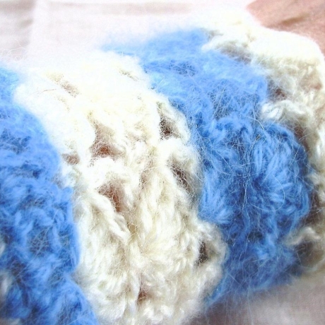 Pulswärmer★beige-hellblau★Mohair★gehäkelt von Hobbyhaus