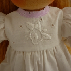 Weißes Puppenkleid. Für Puppengröße 38 - 42 cm