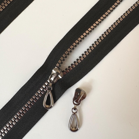 Reißverschluss Würfel schwarz-silber + Zipper  5mm Knochen-RV