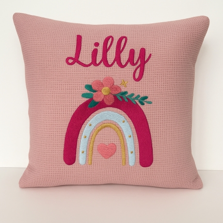 Persoanlisierte Nameskissen mit Regenbogen