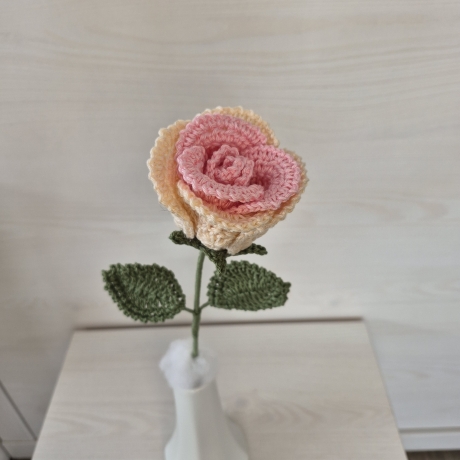 Rose - rosa/weiß (Häkelblume)